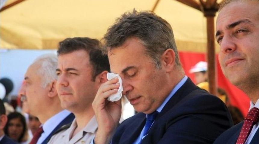Fikret Orman G&ouml;zyaşlarına Boğuldu