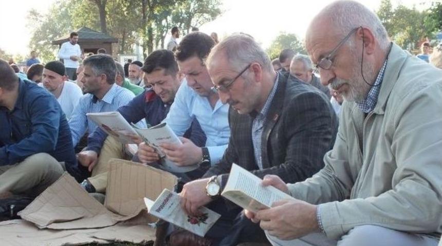 Kent Park&rsquo;ta Kitap Okudular