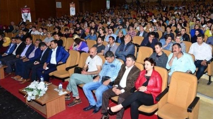 Necip Fazıl Kısak&uuml;rek, &Ouml;zel Bir Programla Anıldı