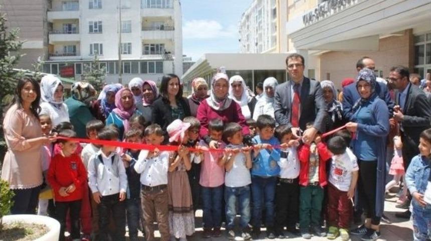 Minik &Ouml;ğrencilerden Yılsonu Sergisi