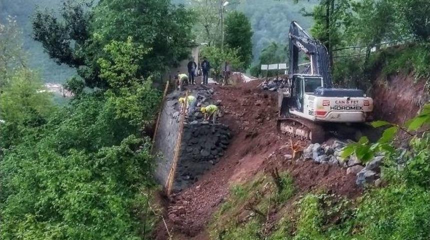 Yollar Sanat Yapıları İle Korunuyor
