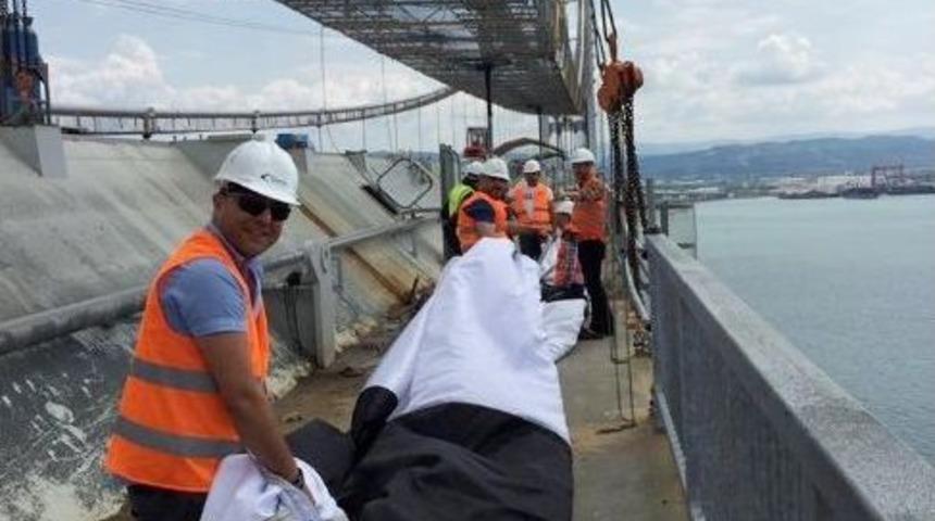 Beşiktaş Bayrağı Osmangazi K&ouml;pr&uuml;s&uuml;&rsquo;nde