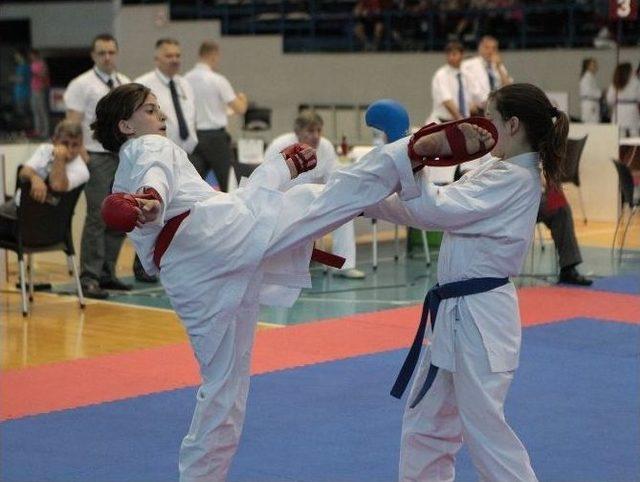 Milliler Balkanları Fethetti 2