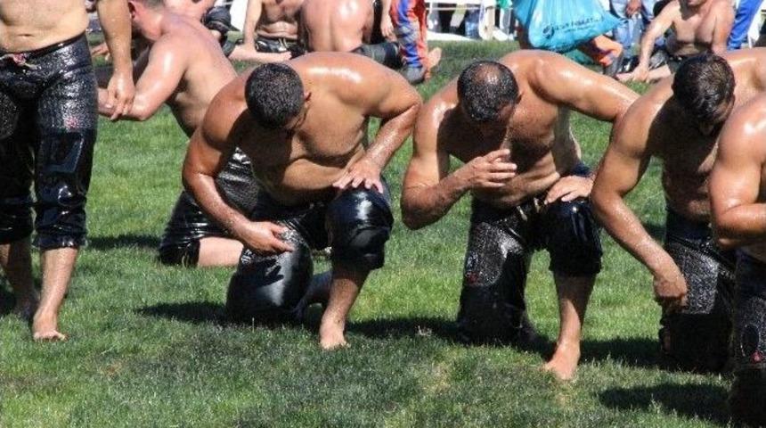 Beylikd&uuml;z&uuml;&rsquo;nde İlk Kez Yapılan Yağlı G&uuml;reş Peşrevlerle Geldi