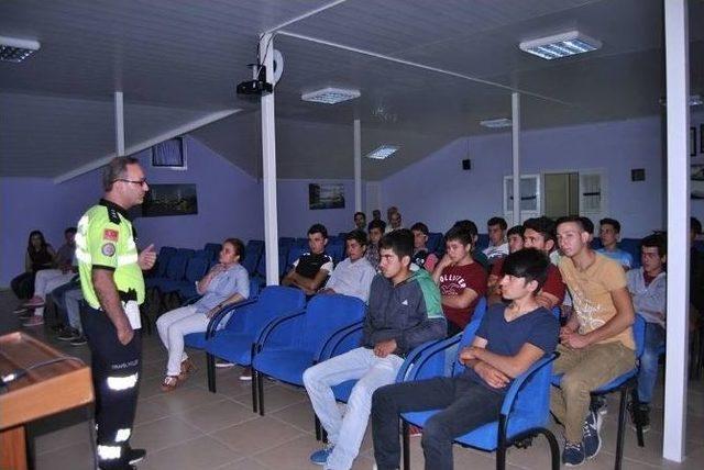Fethiye&rsquo;de &Ouml;ğrencilere Motor Kullanımı Anlatıldı 1