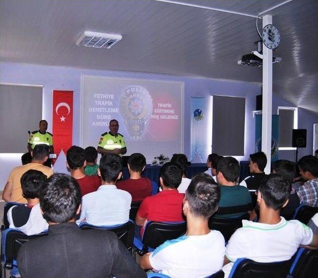 Fethiye&rsquo;de &Ouml;ğrencilere Motor Kullanımı Anlatıldı 2