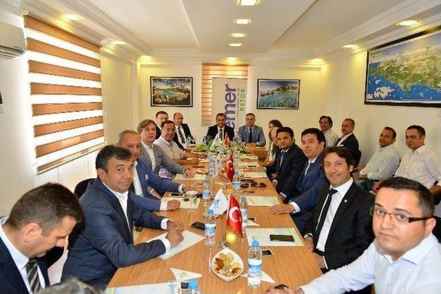 Vali T&uuml;rker, Ketob&rsquo;u Ziyaret Etti 1