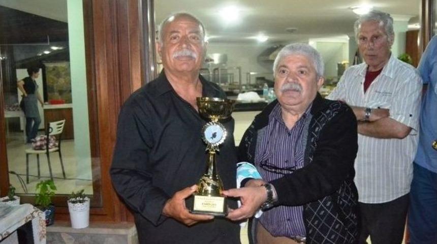 Ayvalık&rsquo;ta D&ouml;nek G&uuml;vercin Yarışmasında Dereceye Girenlere Kupaları Verildi