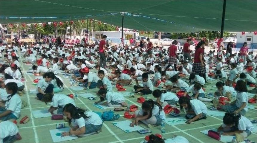 Fethiye&rsquo;de 522 &Ouml;ğrenci Aynı Anda Resim Yaptı
