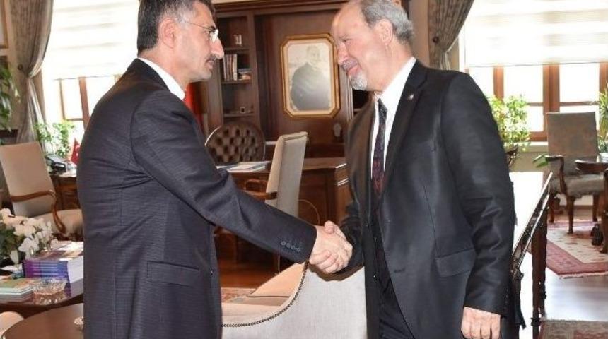 T&uuml;rk Kızılayı&rsquo;ndan Vali Bektaş&rsquo;a Ziyaret