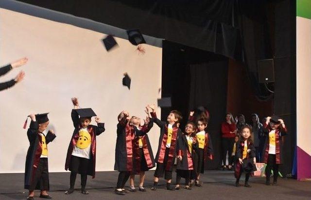 Om&uuml;&rsquo;n&uuml;n En K&uuml;&ccedil;&uuml;k Mezunları 3