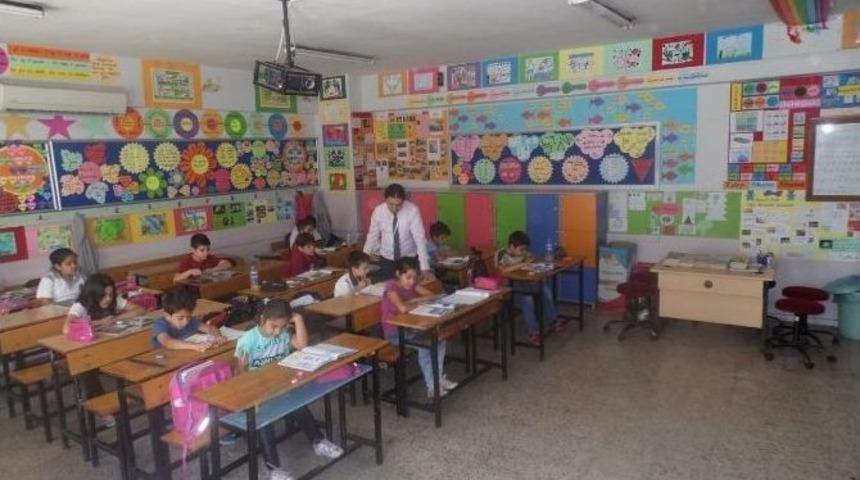 &Ouml;ğretmenin &ldquo;renkli D&uuml;nyam&rdquo; Sınıfı
