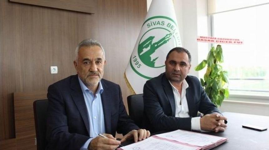 Sivas Belediyespor&rsquo;da Teknik Direkt&ouml;rl&uuml;ğe &Ccedil;apanoğlu Getirildi