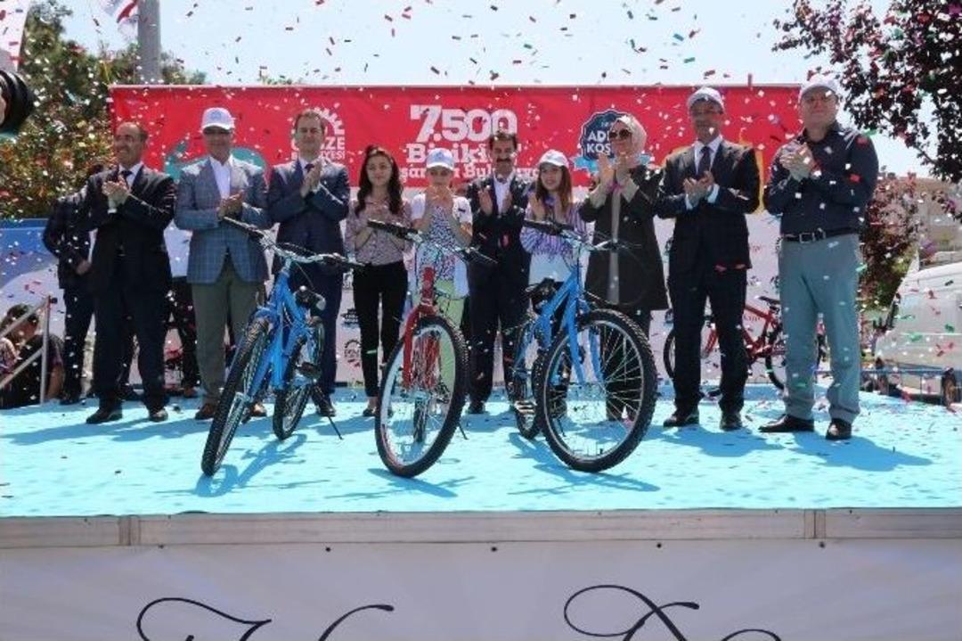 Gebze Belediyesi İl&ccedil;e Genelindeki 5.sınıf &Ouml;ğrencilerine 7 Bin 500 Bisiklet