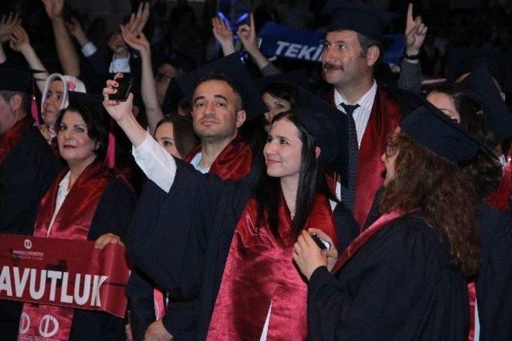 Her Yaştan Öğrenci Mezuniyet Coşkusu Yaşadı G4