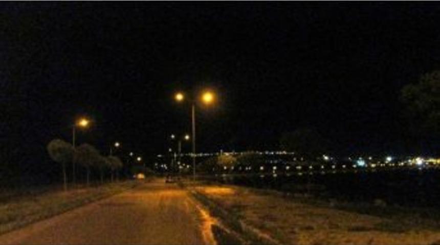 Erciş Sahil Yolu Yeniden Aydınlatıldı