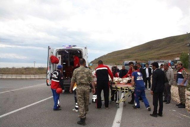 Ahlat’ta Trafik Kazası: 6 Yaralı