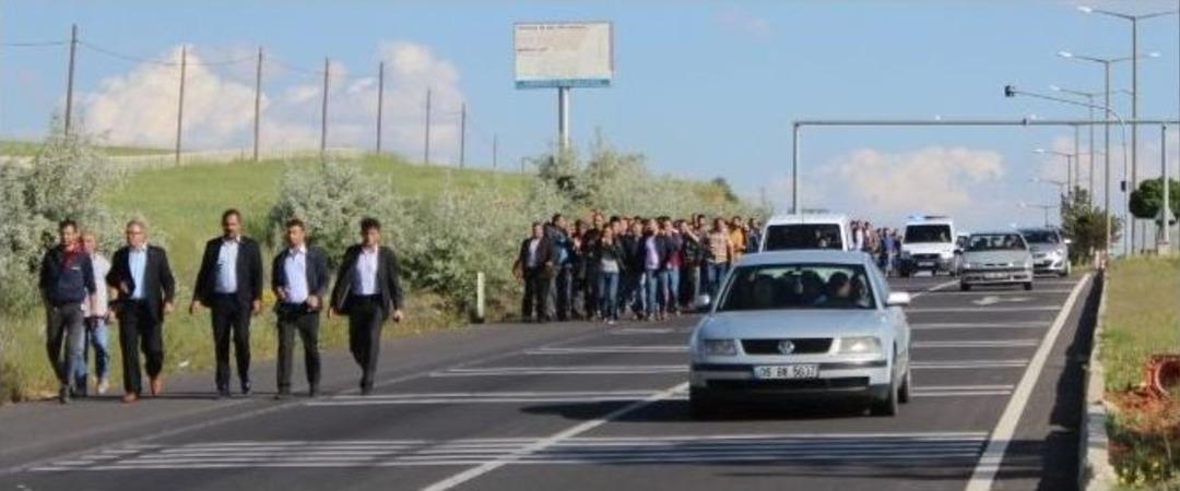 A&ccedil;ıklama Yapmak İsteyen Fabrika İş&ccedil;ileri, Servis Engeli İle Karşılaştı