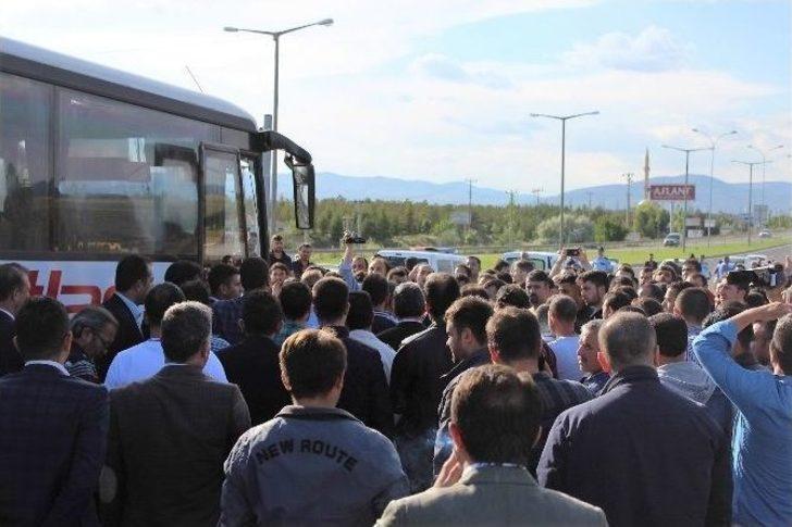 Açıklama Yapmak İsteyen Fabrika İşçileri, Servis Engeli İle Karşılaştı G3