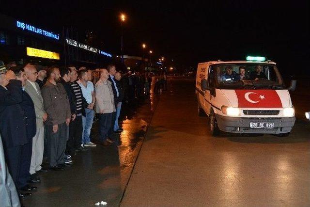 Giresunlu Şehit Polis Memurunun Cenazesi Trabzon’a Getirildi 2