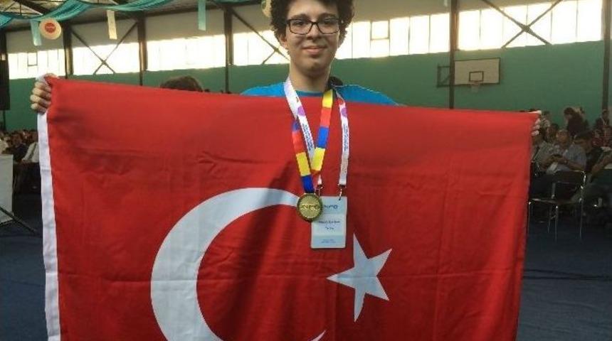 48 &Uuml;lkeden 600 &Ouml;ğrencinin Katıldığı Yarışmada D&uuml;nya Şampiyonu Oldu