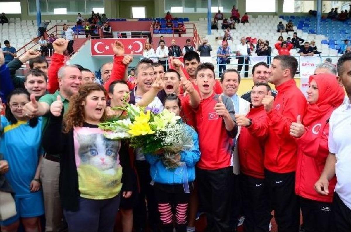 &Ouml;zel Sporcular Atletizm T&uuml;rkiye Şampiyonası Sona Erdi