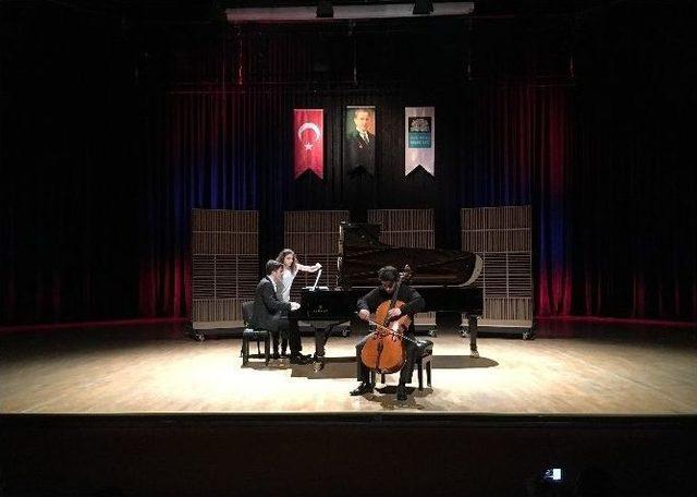 Genç Piyanist Utku Asan Beşiktaş’ta Konser Verdi 1