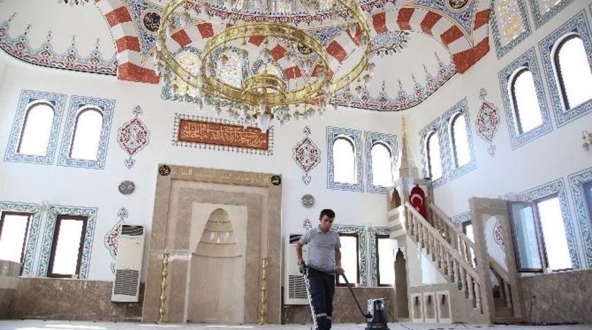 D&ouml;şemealtı&rsquo;nda Camilerde Ramazan Hazırlığı