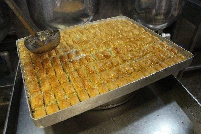 (özel Haber) Ustasından İyi Baklavanın Püf Noktaları