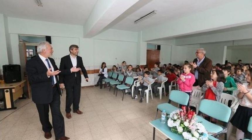 Başkan&rsquo;dan &Ouml;ğrencilere S&uuml;rpriz Ziyaret