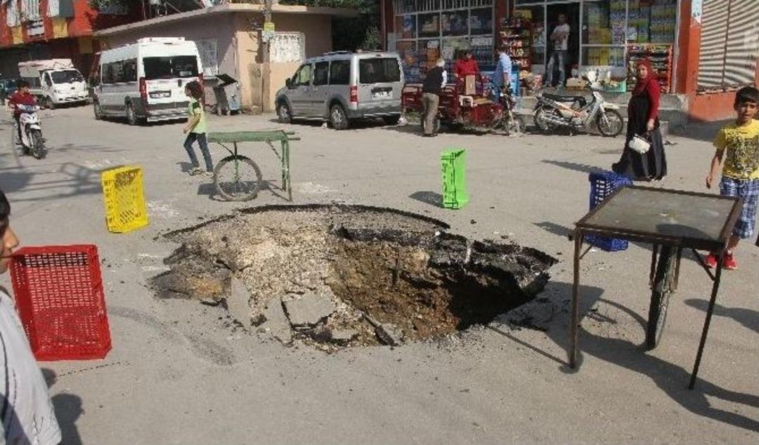 Yol Ortasındaki &Ccedil;ukura Simit Aracıyla &Ouml;nlem