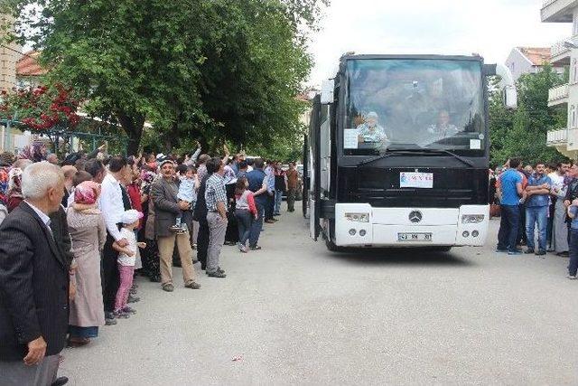 Kütahyalı Umre Yolcuları, Dualarla Uğurlandı