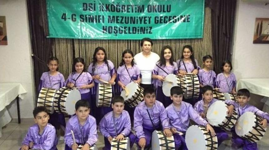 Minik &Ouml;ğrencilerin Davul Şovlu Mezuniyet T&ouml;reni