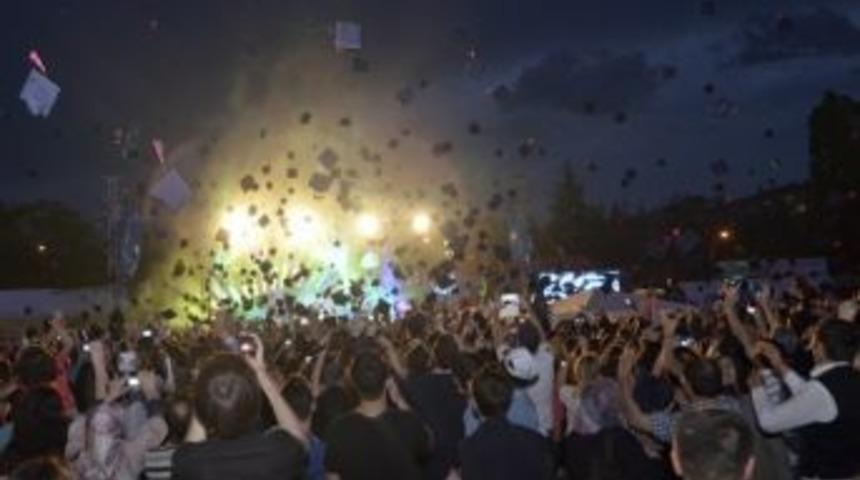 Esog&uuml;&rsquo;de Mezuniyet Heyecanı Devam Ediyor