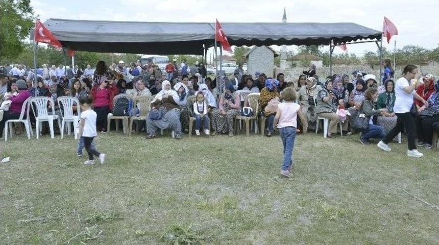 Başkan Ata&ccedil;, &Uuml;mraniye&rsquo;de Bahar Şenliğine Katıldı