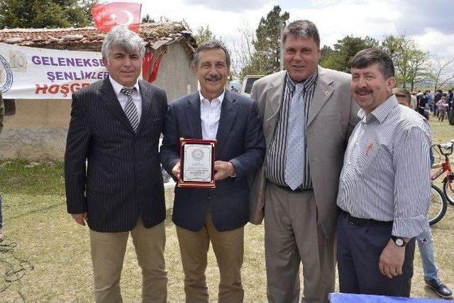 Başkan Ataç, Ümraniye’de Bahar Şenliğine Katıldı