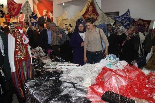 Tavşanlı Halk Eğitim Merkezi Yıl Sonu Sergisi A&ccedil;ıldı 2