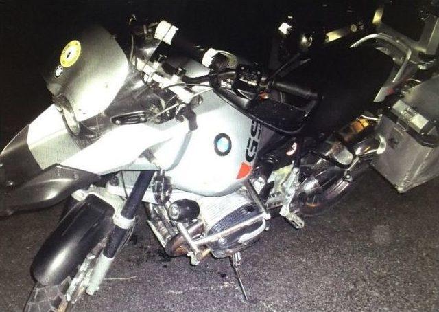 Motosiklet Domuza &Ccedil;arptı, S&uuml;r&uuml;c&uuml;s&uuml; Ağır Yaralandı 2