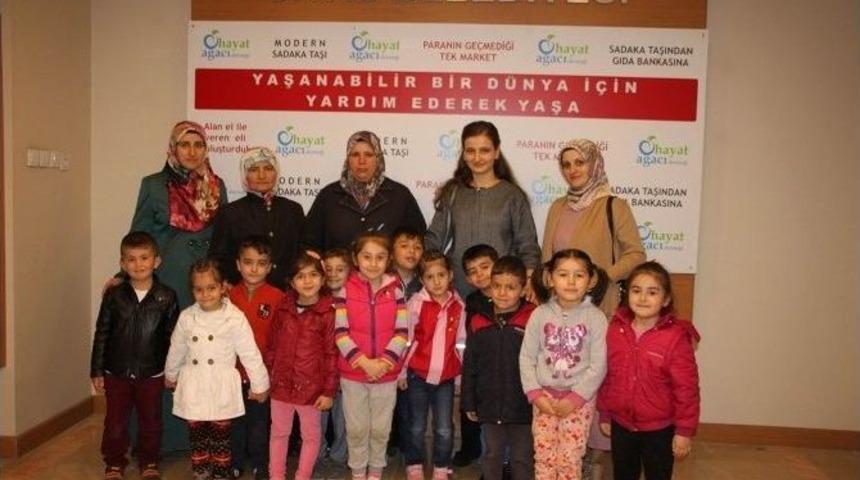 Minik &Ouml;ğrencilerden Hayat Ağacı Derneği&rsquo;ne Yardım