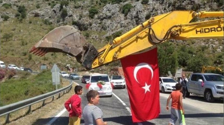 D&uuml;ğ&uuml;n Konvoyuna Kep&ccedil;e Şoku