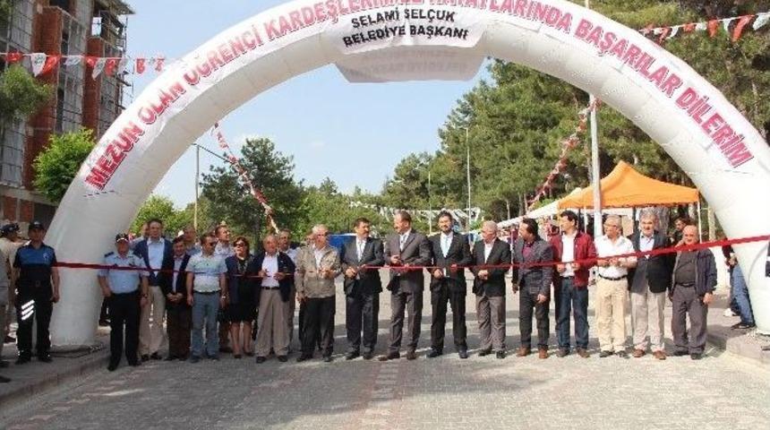 Demirci’de Eğitim Fakültesi Ve Myo’da Mezuniyet Şenlikleri Başladı