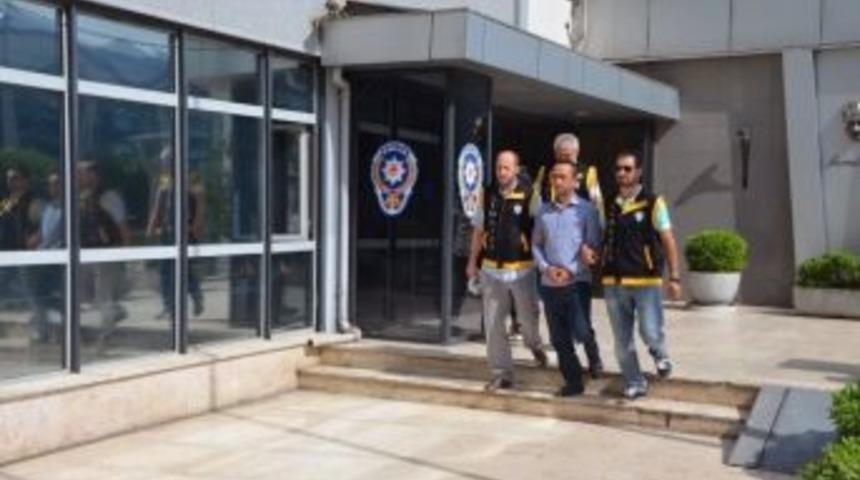 Yan Bakma İddiasıyla Kendisini Darp Eden 2 Kişiyi Yaraladı