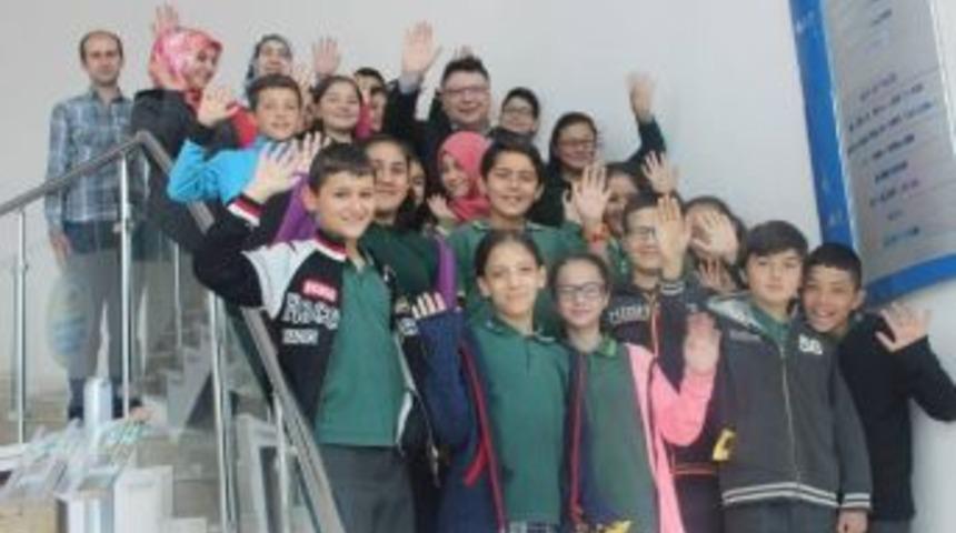 &Ouml;ğrencilerden Karaman Gen&ccedil;lik Merkezi&rsquo;ne Ziyaret