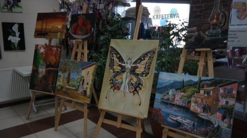 Kadınlar Bir Yıllık &Ccedil;alışmalarını Sergiledi