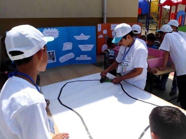 Adatepe Orta Okulunda Bilim Fuarı 1