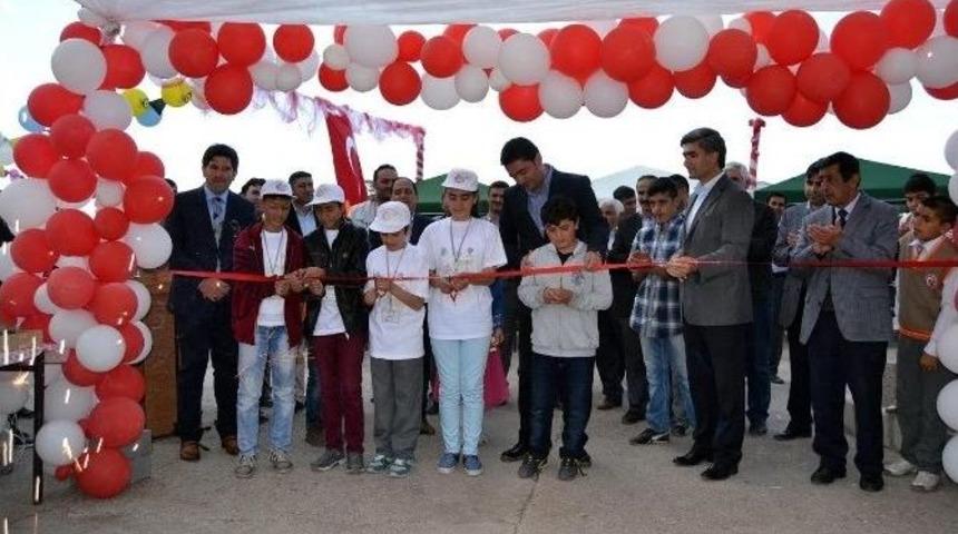 Ahlat&rsquo;ta T&uuml;bitak Bilim Fuarı A&ccedil;ıldı