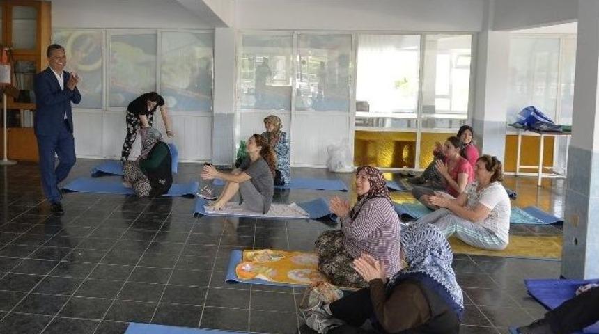 Kadınlardan, Sertifikalarını Başkan Uysal&rsquo;dan Aldılar