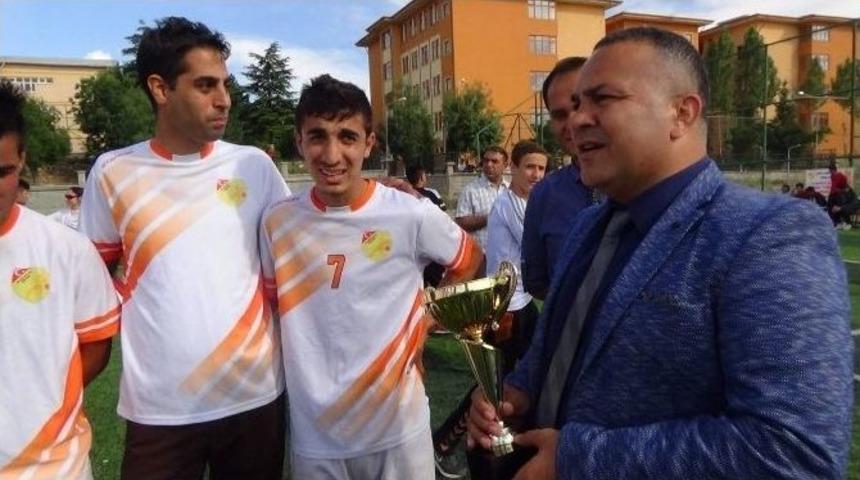 Siirt&rsquo;te Geleneksel Futbol Turnuvası Yapıldı