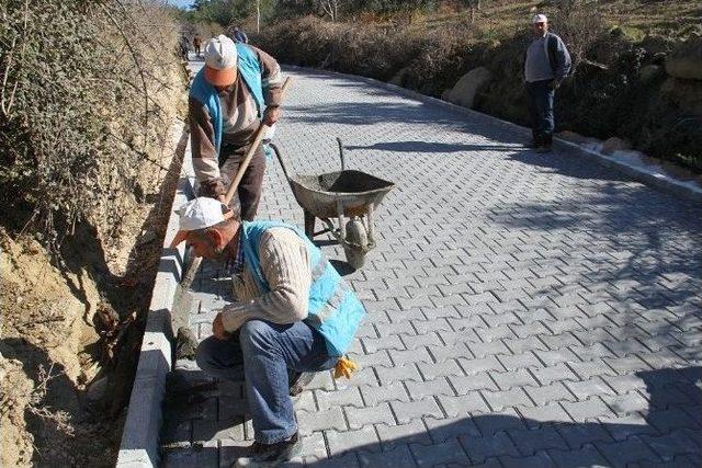 Manisa’ya 1 Milyon 350 Bin Metrekare Kilit Parke Yol