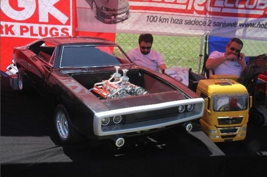 Ger&ccedil;ek Araba Fiyatına Maket Araba